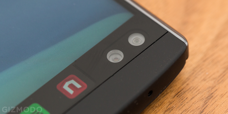 Illustration for article titled LG V10 Review: Big, Weird, and Not Worth It